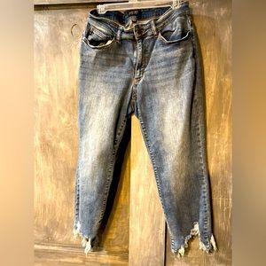 Judy Blue cropped jeans with frayed ankles in a medium wash, like new Women's 14